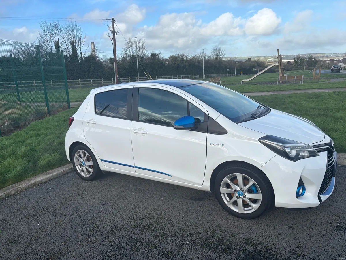 Toyota Yaris, Hybrid.auto - Image 2