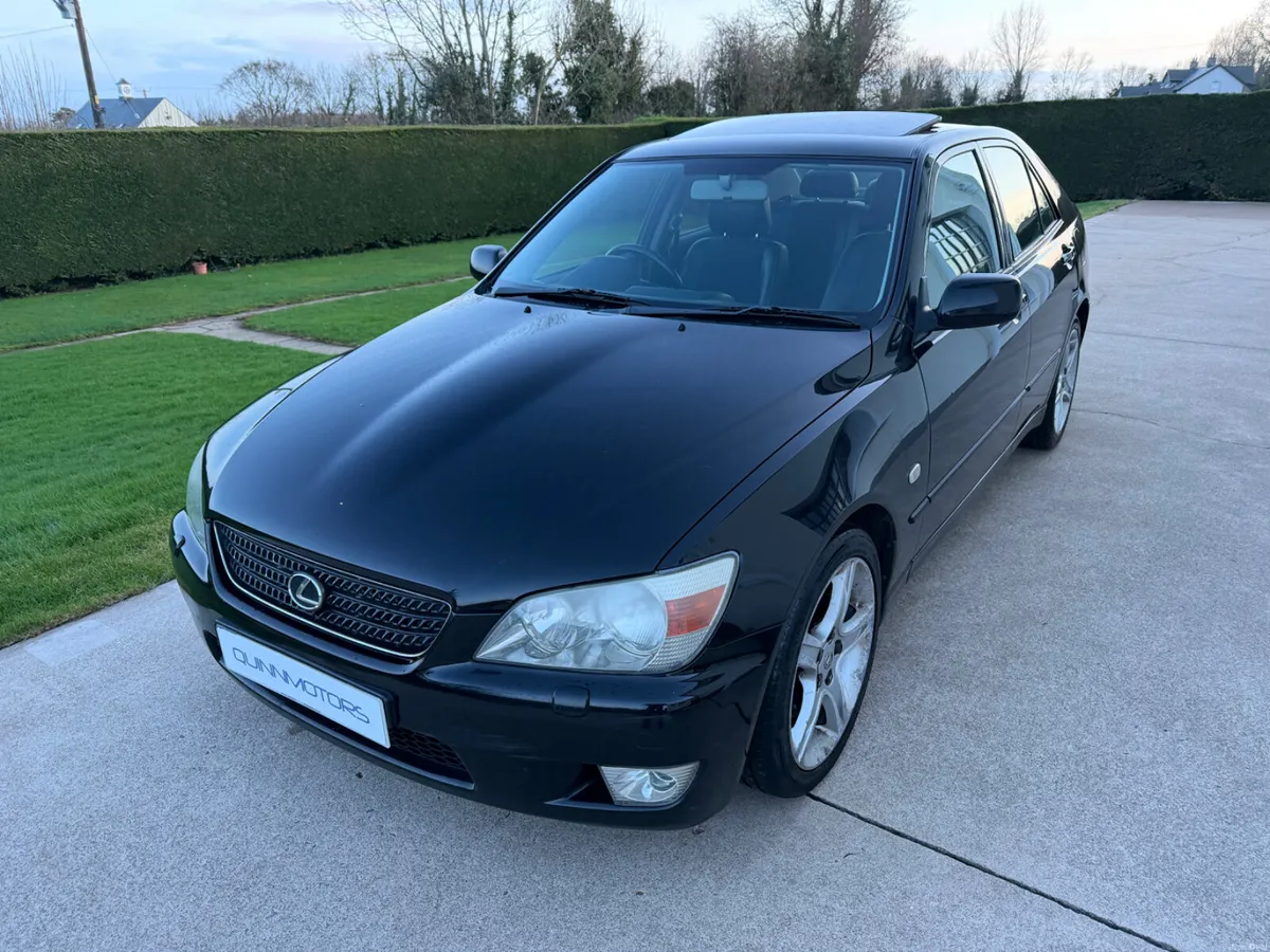2003 LEXUS IS200 SE | SUNROOF | BLACK LTH - Image 2