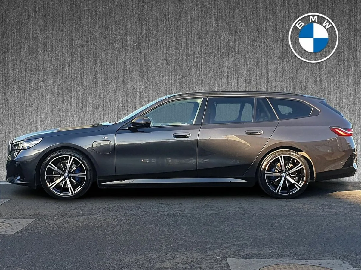 BMW 5-Series 530e M Sport Touring - Image 4