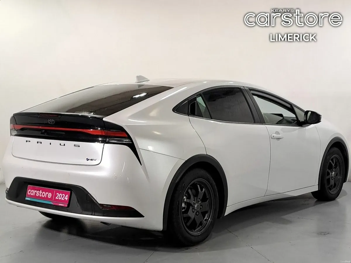 Toyota Prius 1.8 SELF CHARGING HYBRID *LOW MILEAGE - Image 3