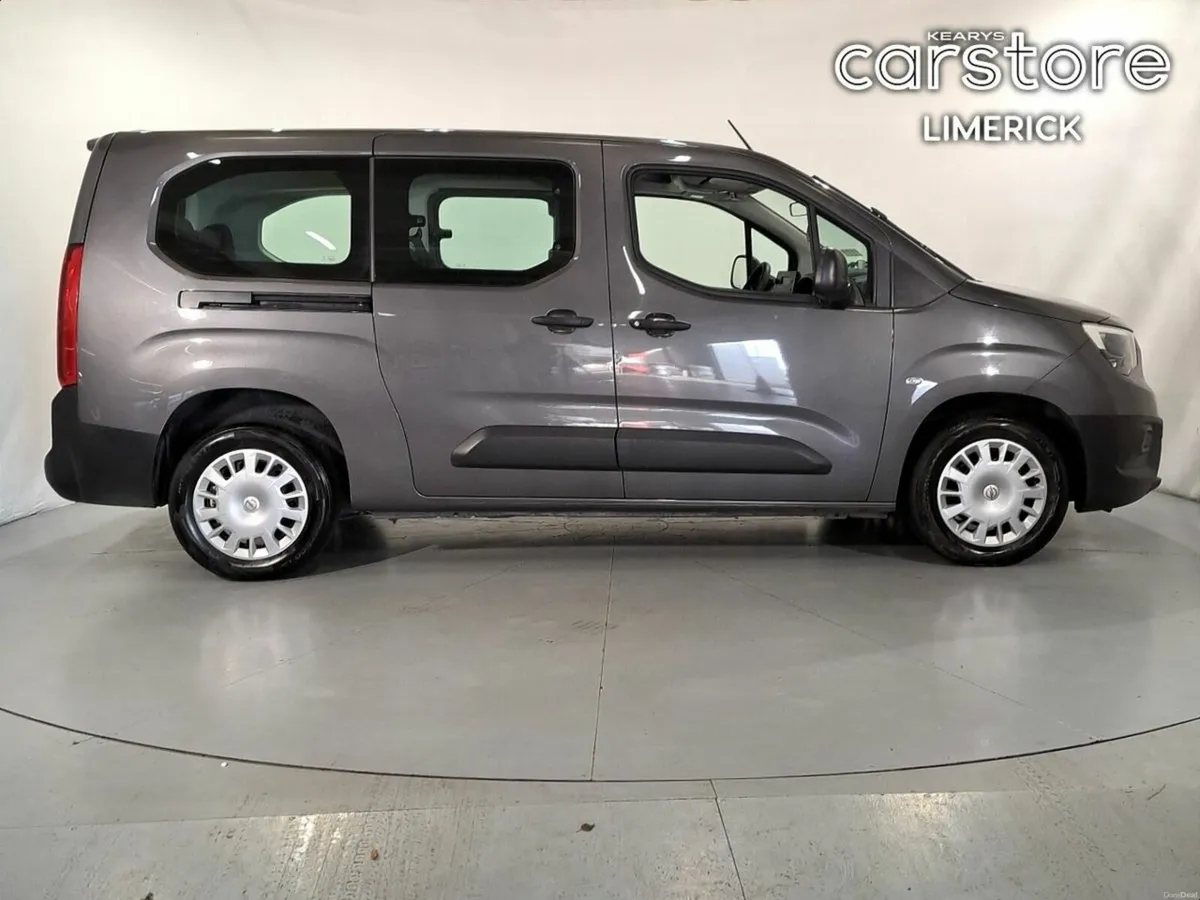 Opel Combo 1.5 Turbo D 100PS Energy XL 7 Seater - Image 2