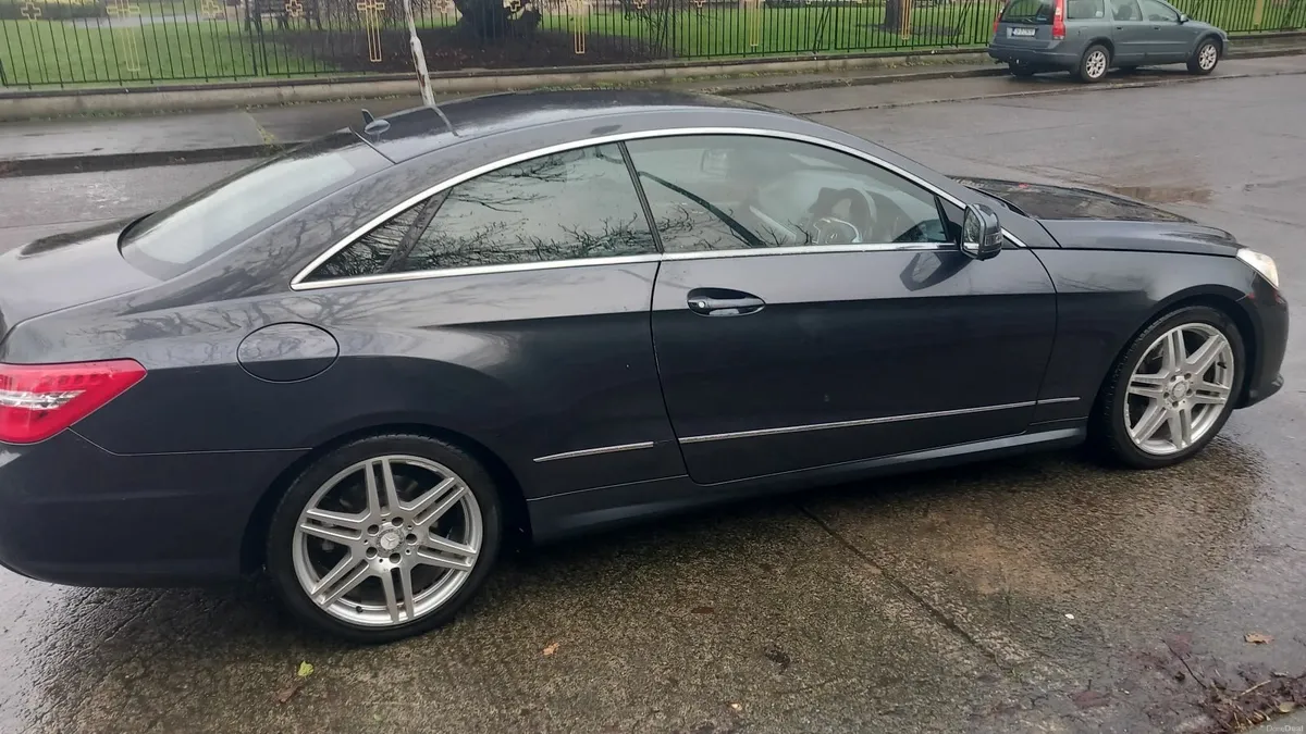 Mercedes-Benz E-Class 2013 - Image 1