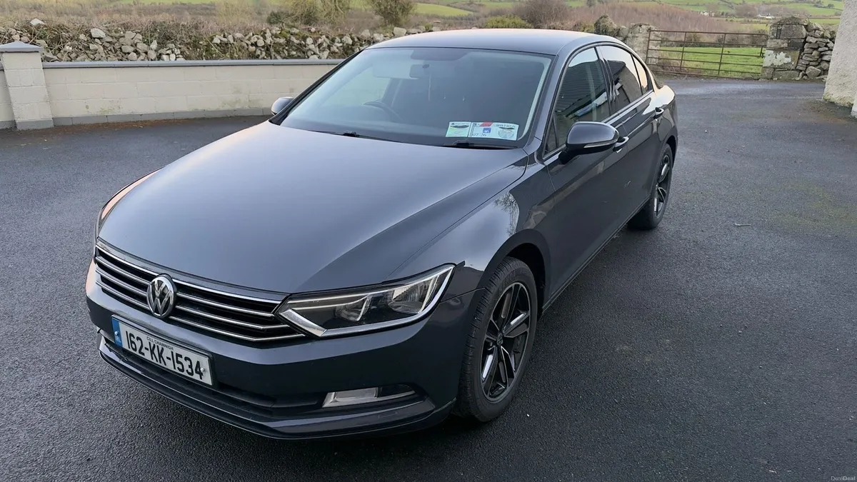 Volkswagen Passat - Image 2