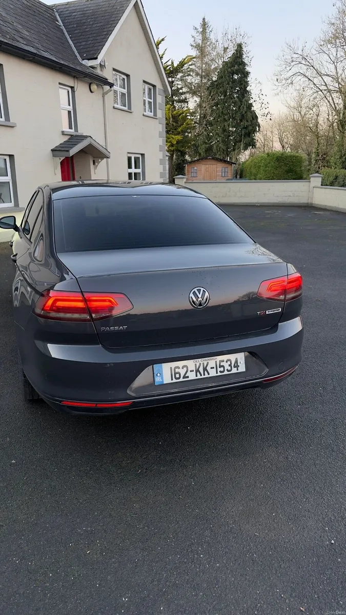 Volkswagen Passat - Image 4