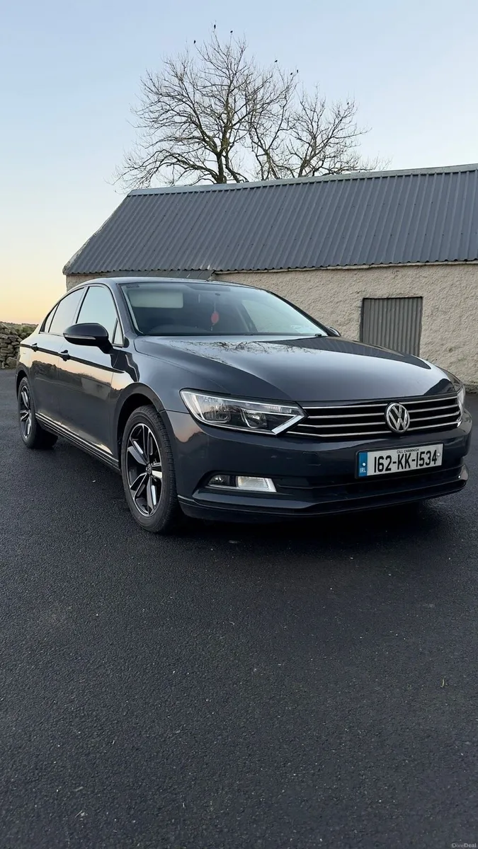 Volkswagen Passat - Image 1