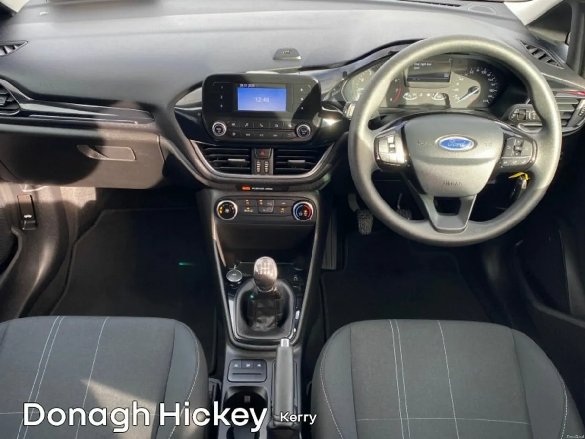 Ford Fiesta 1.1L 70 PS Zetec - Image 2