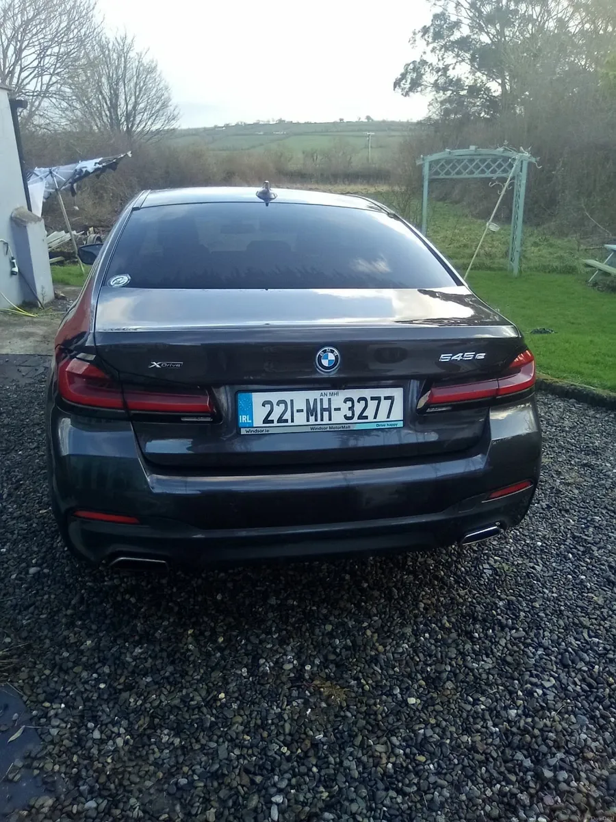 BMW 5-Series 2022 - Image 2