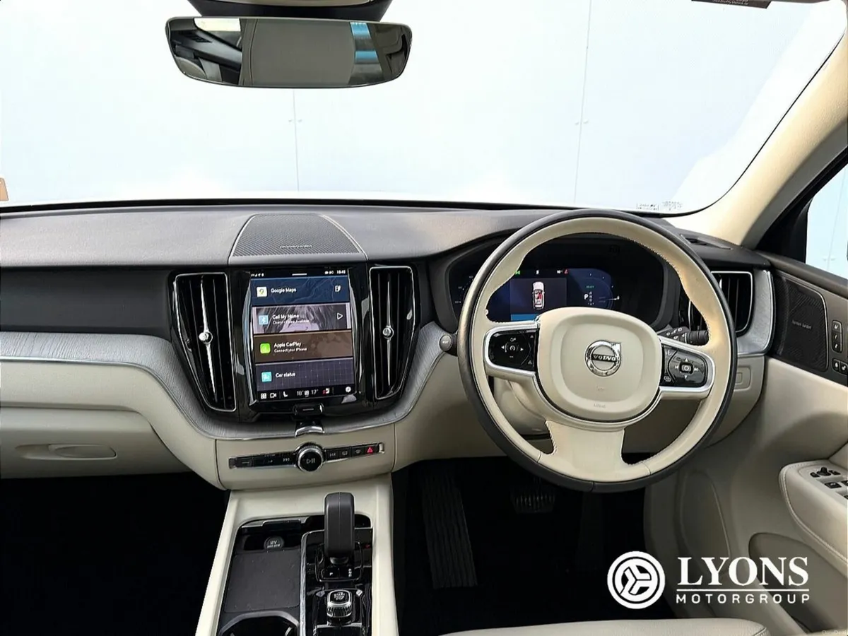 Volvo XC60 T6 AWD PHEV Plus Dark - Image 4