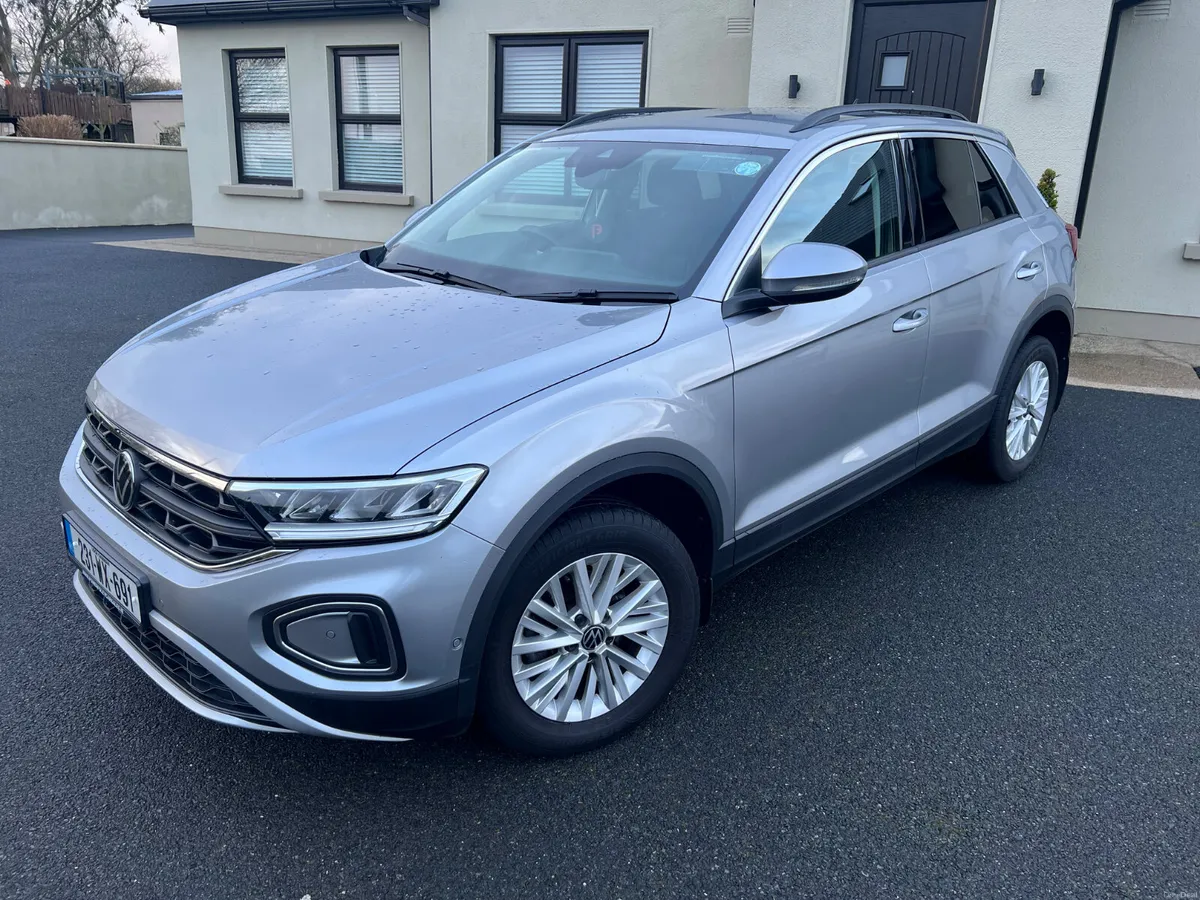 2023 (231) VW T-Roc 2.0 Diesel Life - Image 2