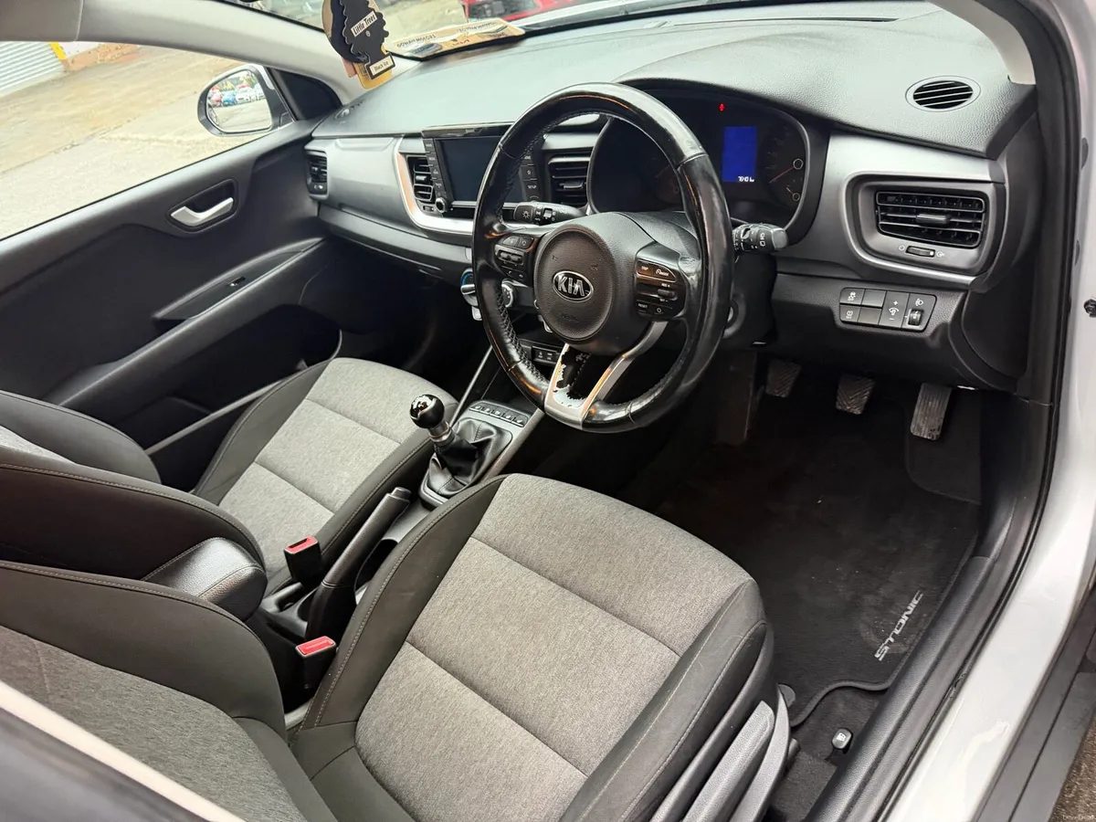 2020 Kia Stonic low km - Image 4