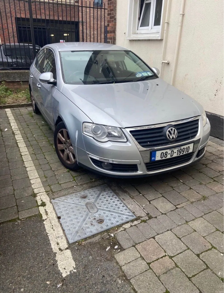 Volkswagen Passat 1.4 petrol tSI - Image 3