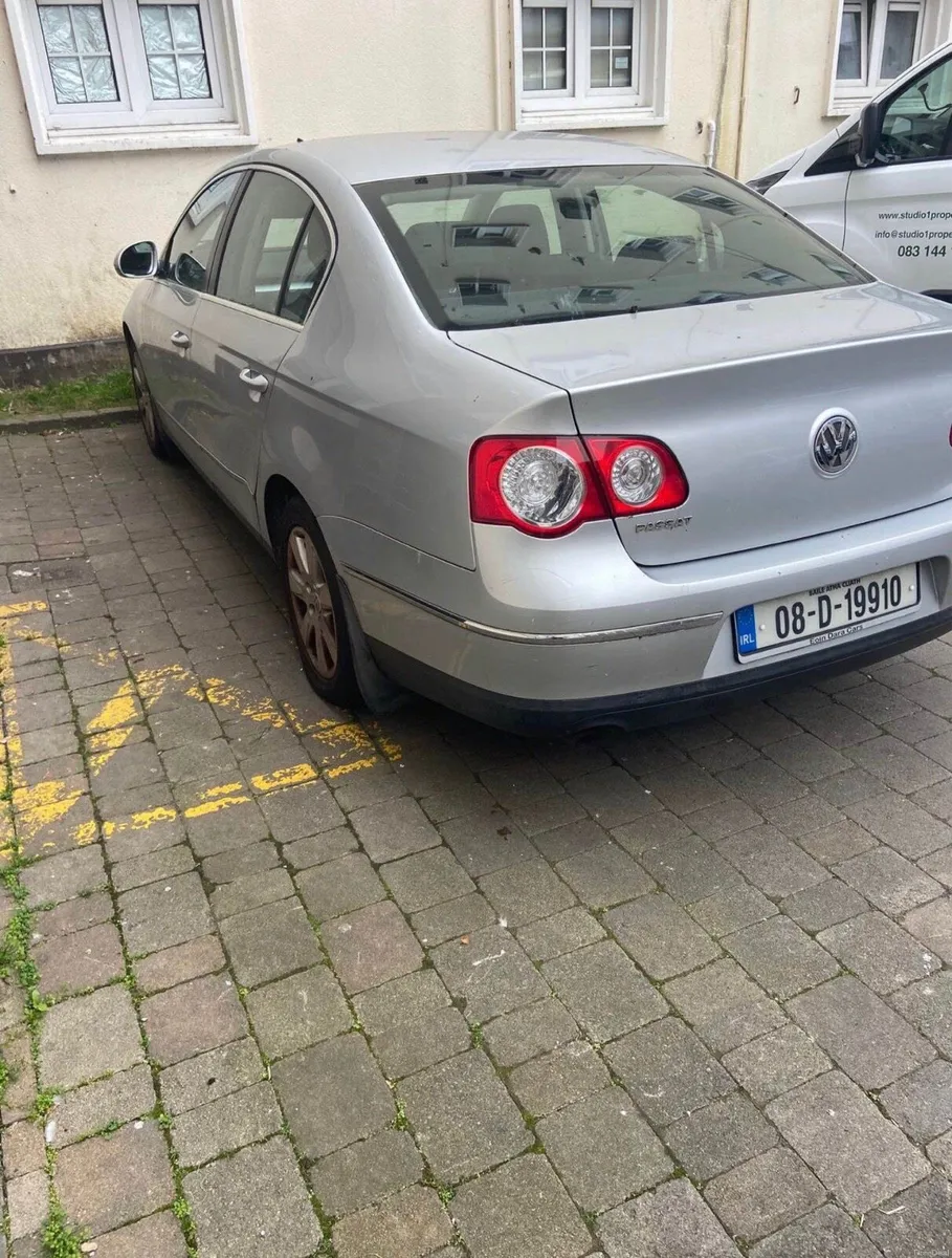 Volkswagen Passat 1.4 petrol tSI - Image 2