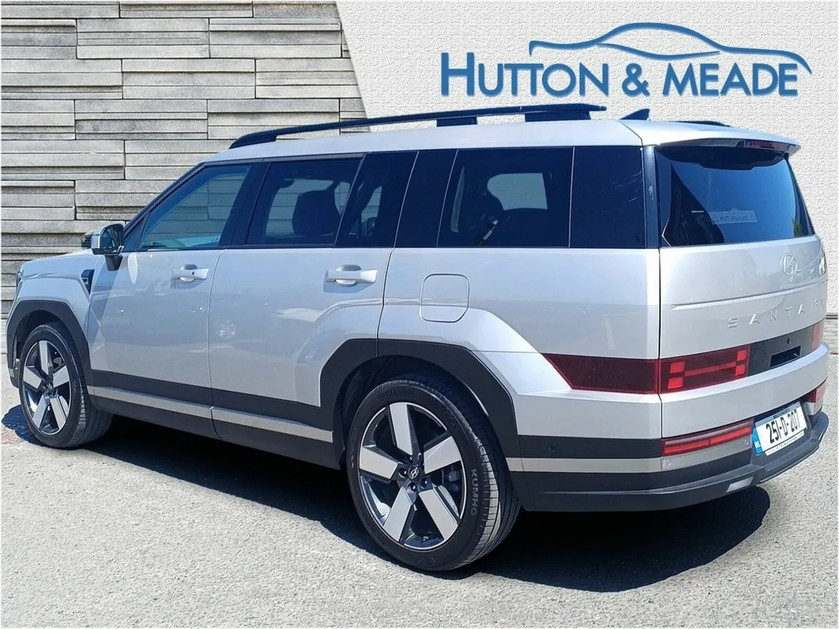 Hyundai Santa Fe Premium PHEV 1.6 Petrol 5dr - Image 3