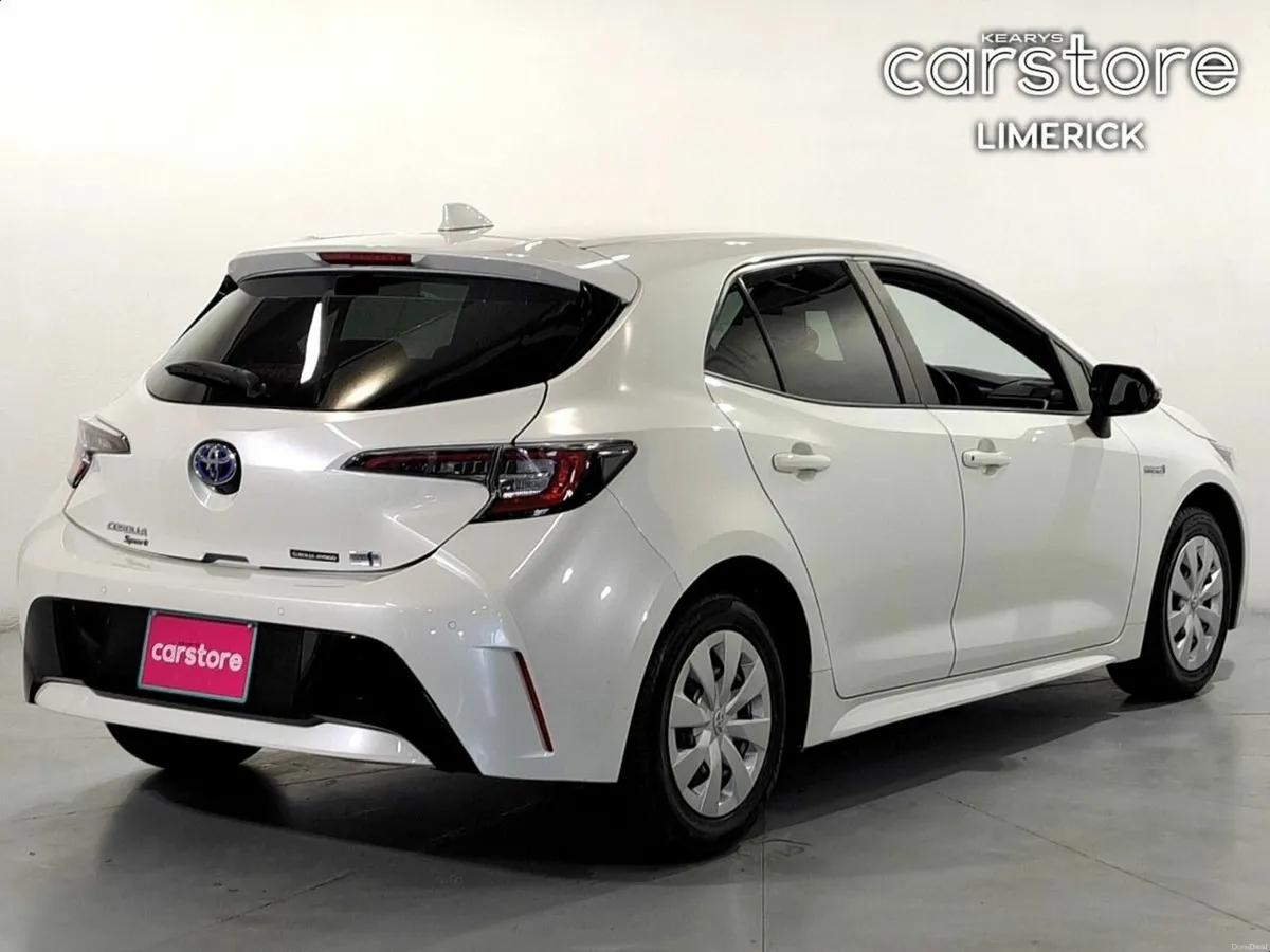 Toyota Corolla 1.8 Hybrid Aura Hatchback - Image 3