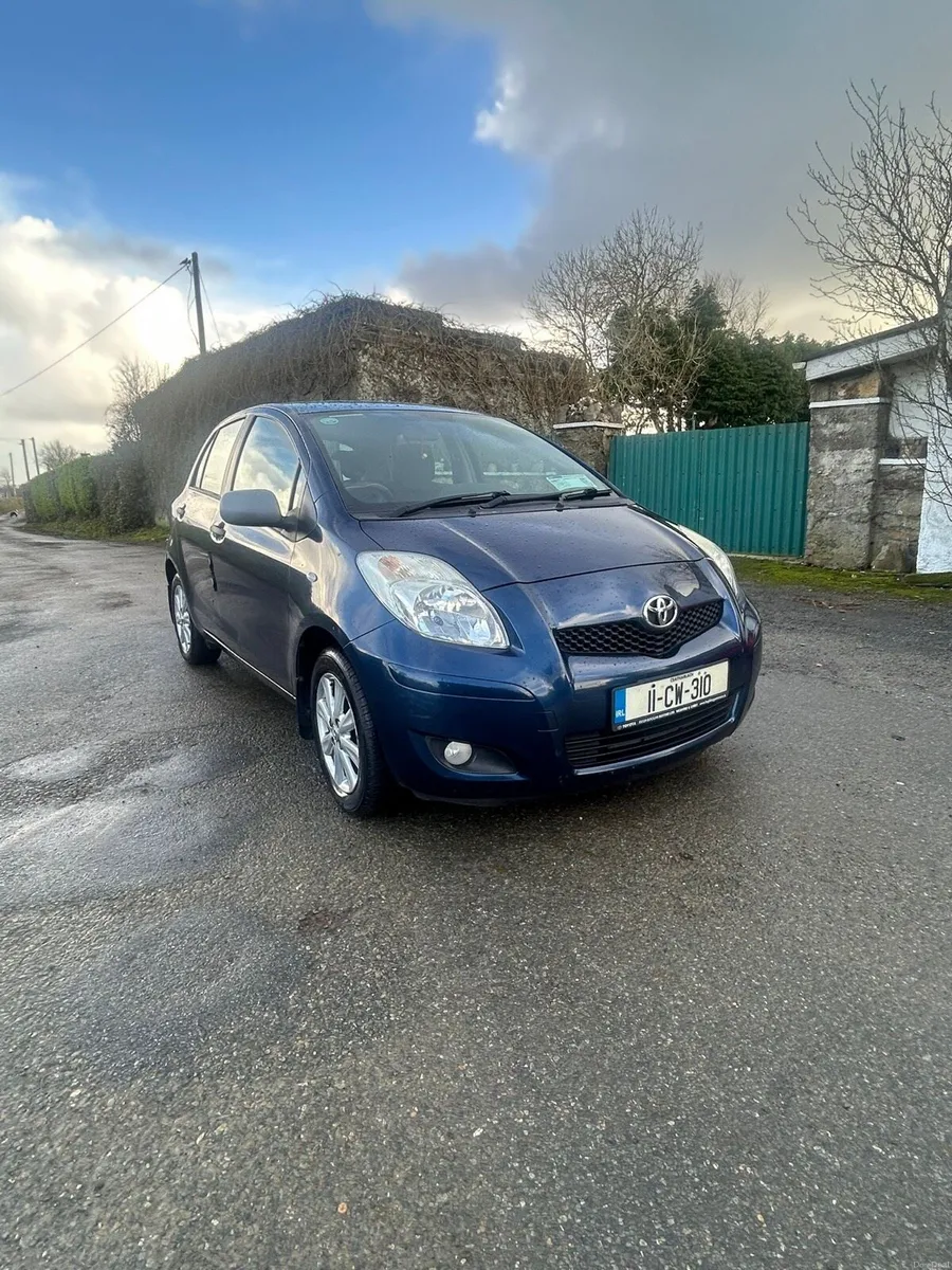2011 Toyota Yaris 1.0 Sport - Image 2