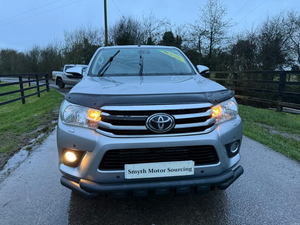 181 Toyota Hilux 2.4 D4D Manual - Image 4