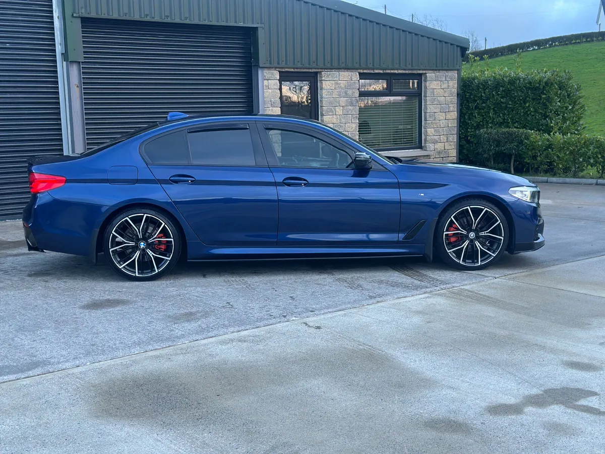 BMW 5-Series 2018 520d M-Soort - Image 1