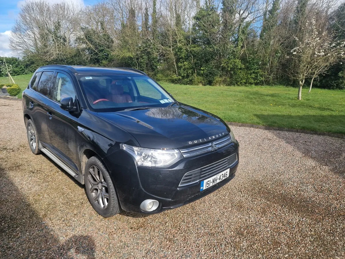 Mitsubishi Outlander 2015 - Image 1