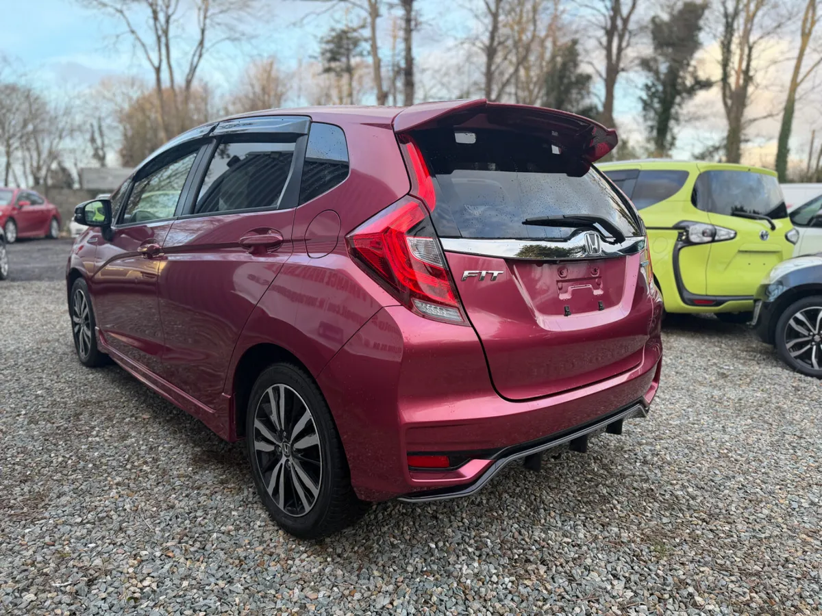 Honda fit S package **2017** - Image 4