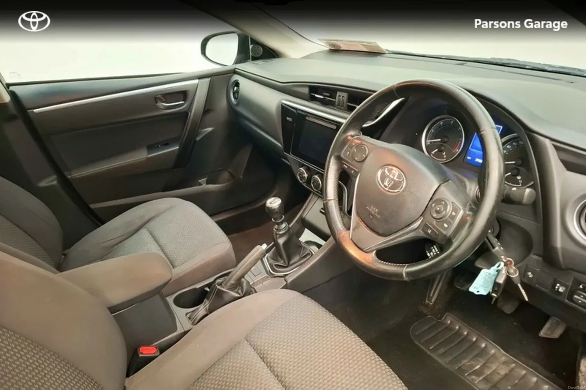 Toyota Corolla COROLLA 1.4 D4D LUNA - Image 4