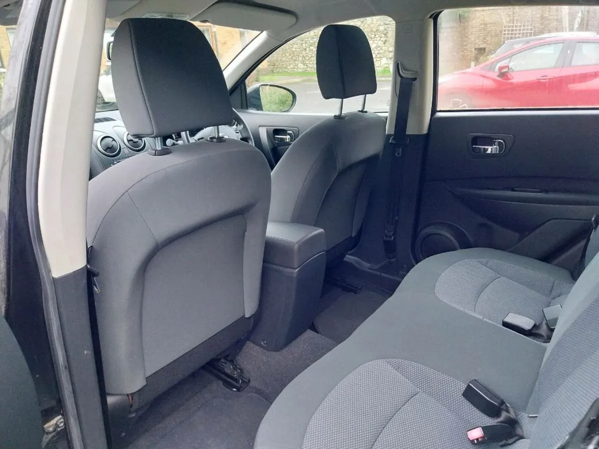2011-Nissan Qashqai - Image 3