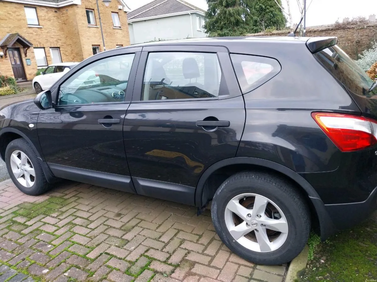 2011-Nissan Qashqai - Image 1