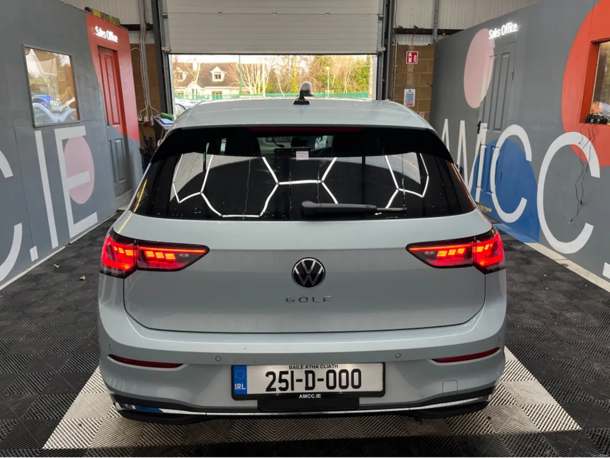Volkswagen Golf 2025 VOLKSWAGEN GOLF 5D 2.0 AUTOMA - Image 3