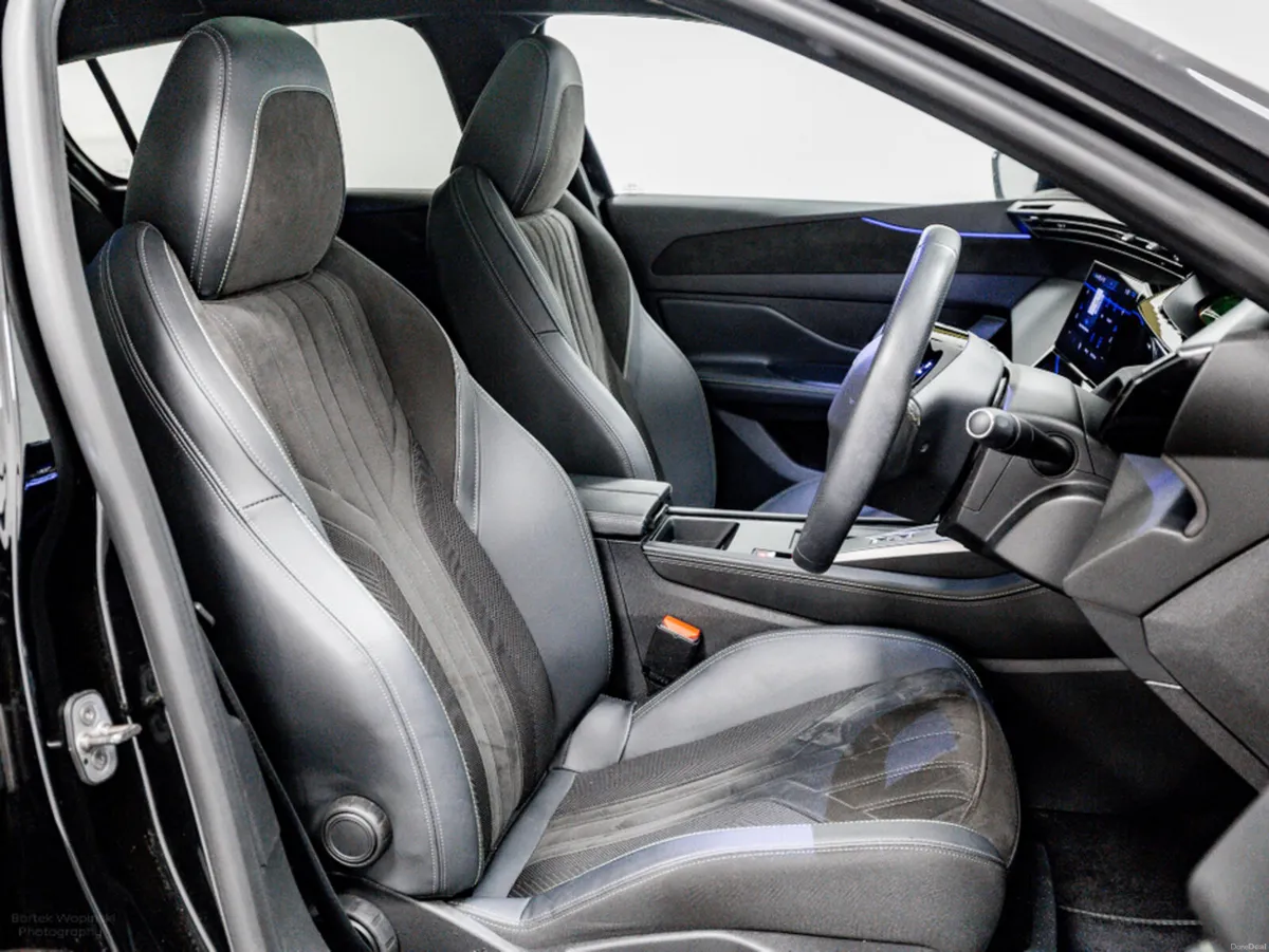 Peugeot 308 E-GT 54kWh Auto 156HP - Image 3