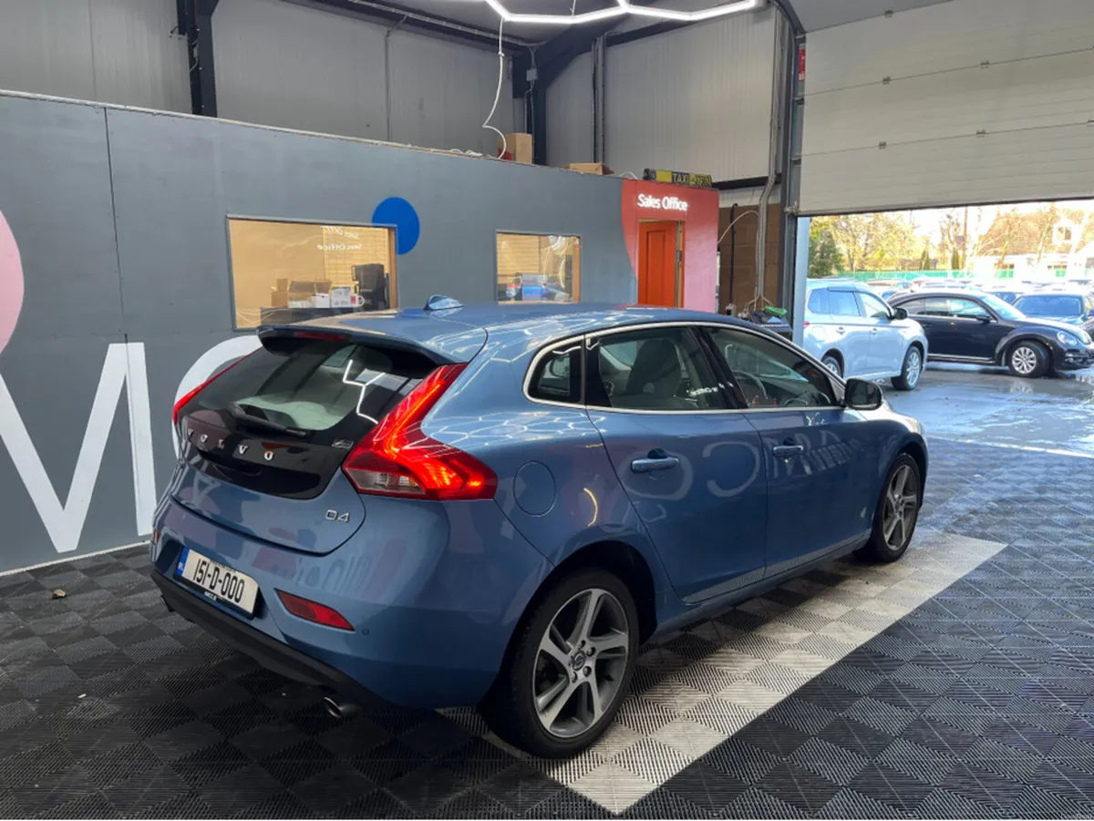 Volvo V40 2015 VOLVO V40 D4 SE 2.0 AUTOMATIC / CRU - Image 2