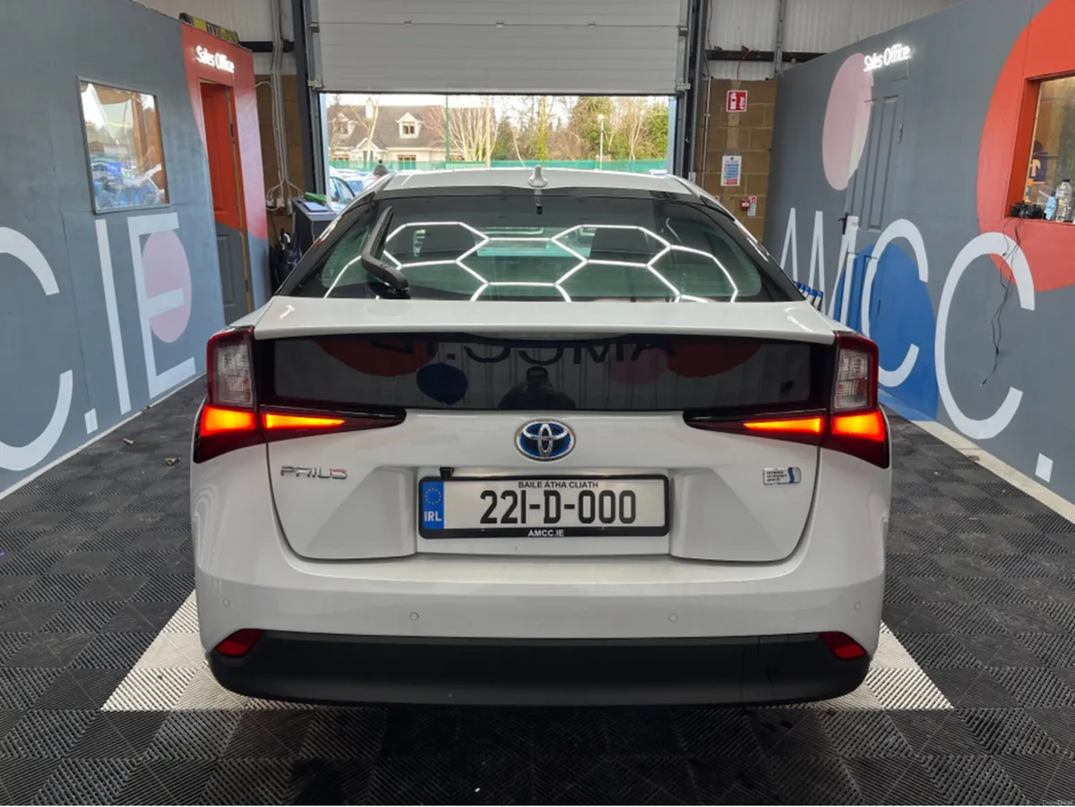 Toyota Prius 2022 TOYOTA PRIUS S 1.8 AUTOMATIC / C - Image 3
