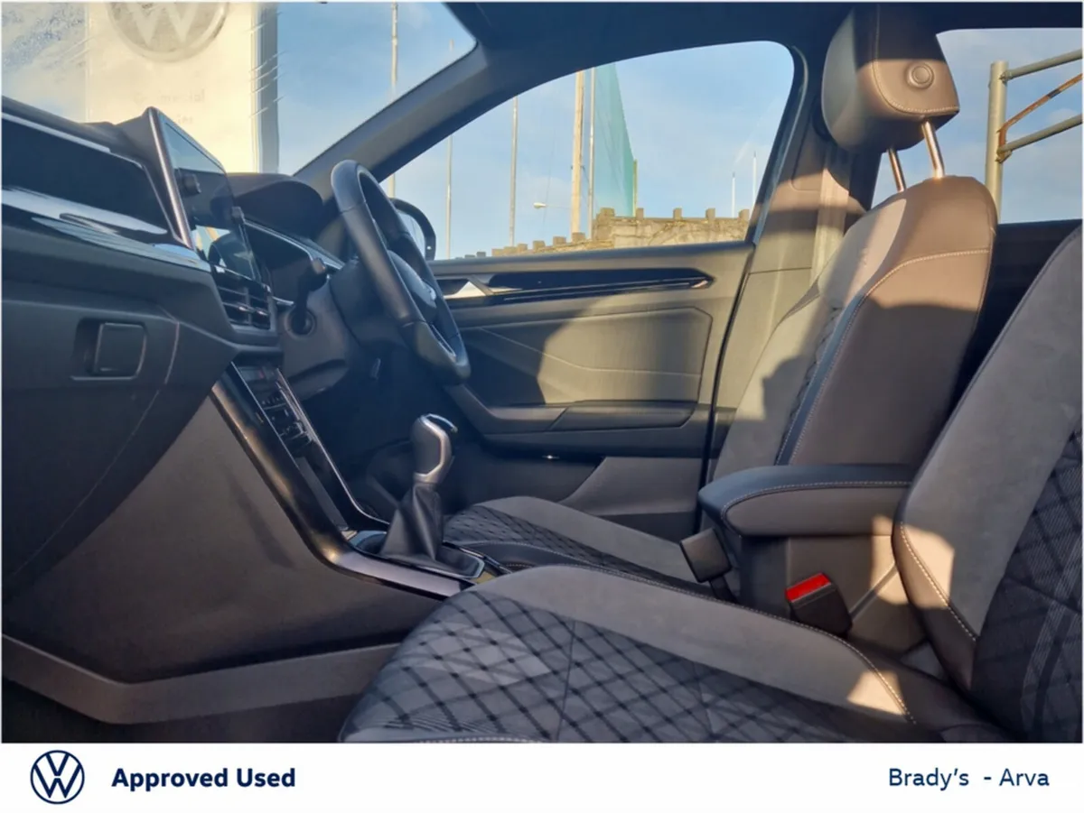 Volkswagen T-Roc R-LINE 75 2.0 TDI 116BHP M6F - Image 4