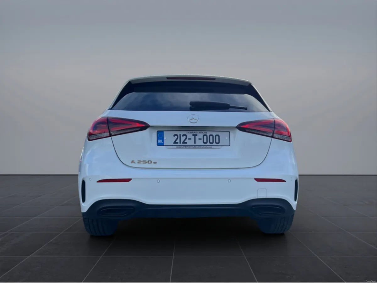 Mercedes-Benz A-Class 250 AMG LINE ED EXECUTIVE E - Image 3