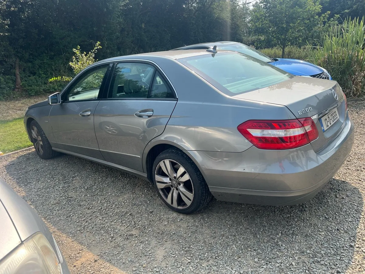 MERCEDES E CLASS 2012 - Image 4