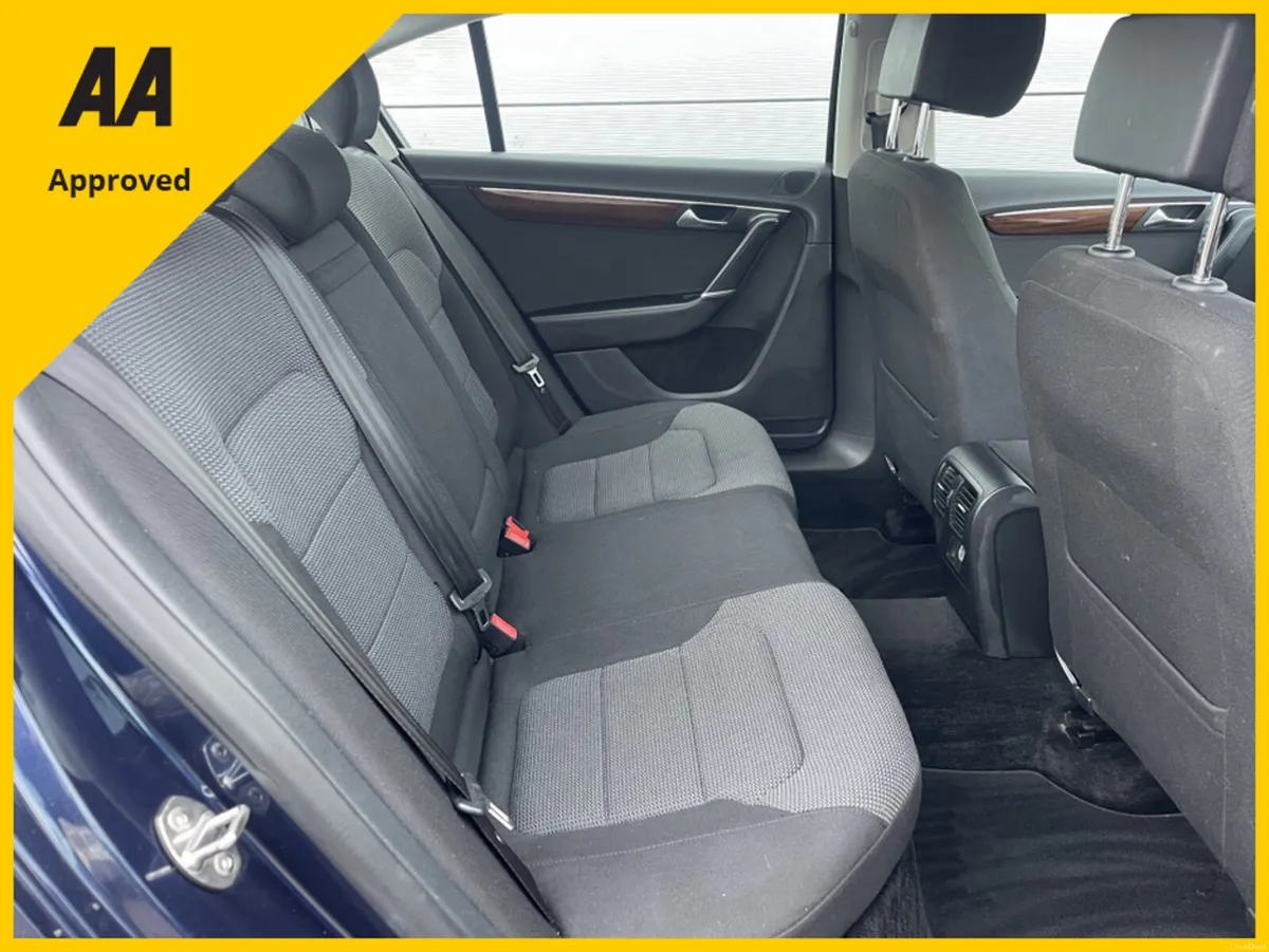 Volkswagen Passat CL 1.6 TDI MANUAL 6SPEED FWD BLU - Image 3