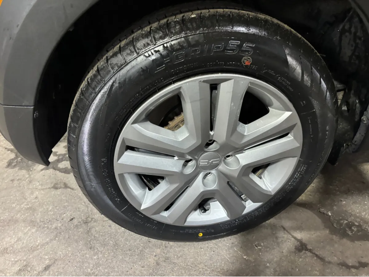 Dacia Sandero STEPWAY EXPRESSION TCE 90 NBI - Image 4