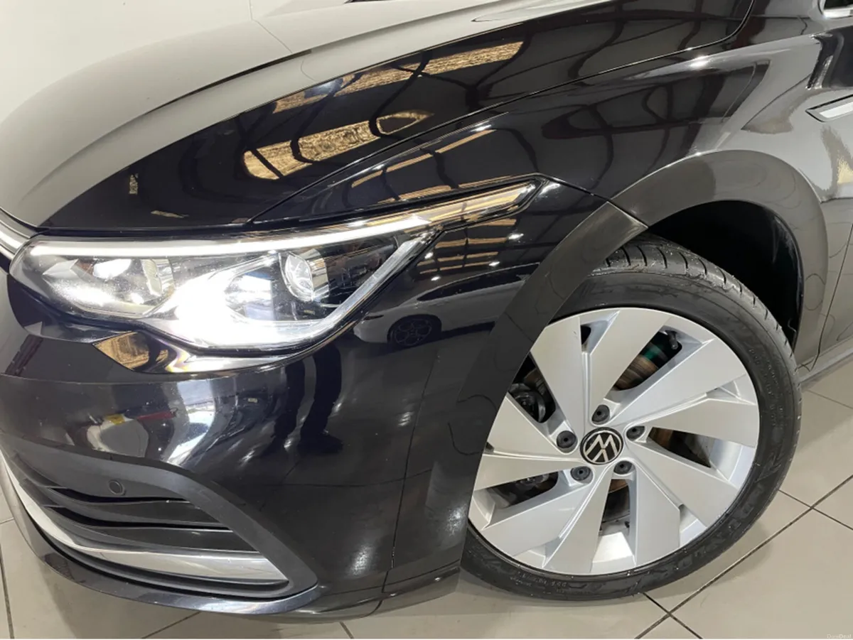 Volkswagen Golf STYLE 2.0 TDI 115HP 5DR - Image 4