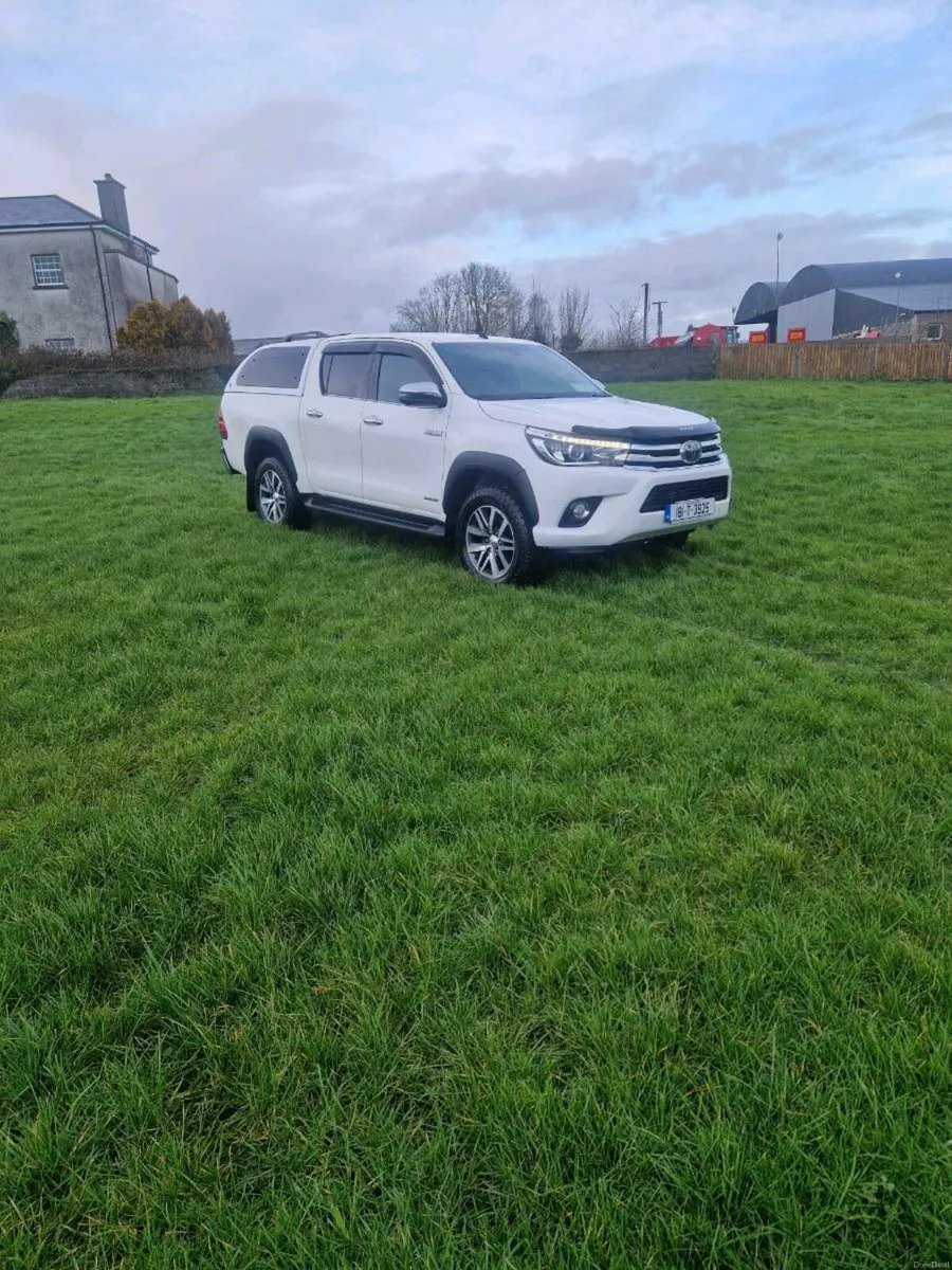 Toyota Hilux invincible - Image 1