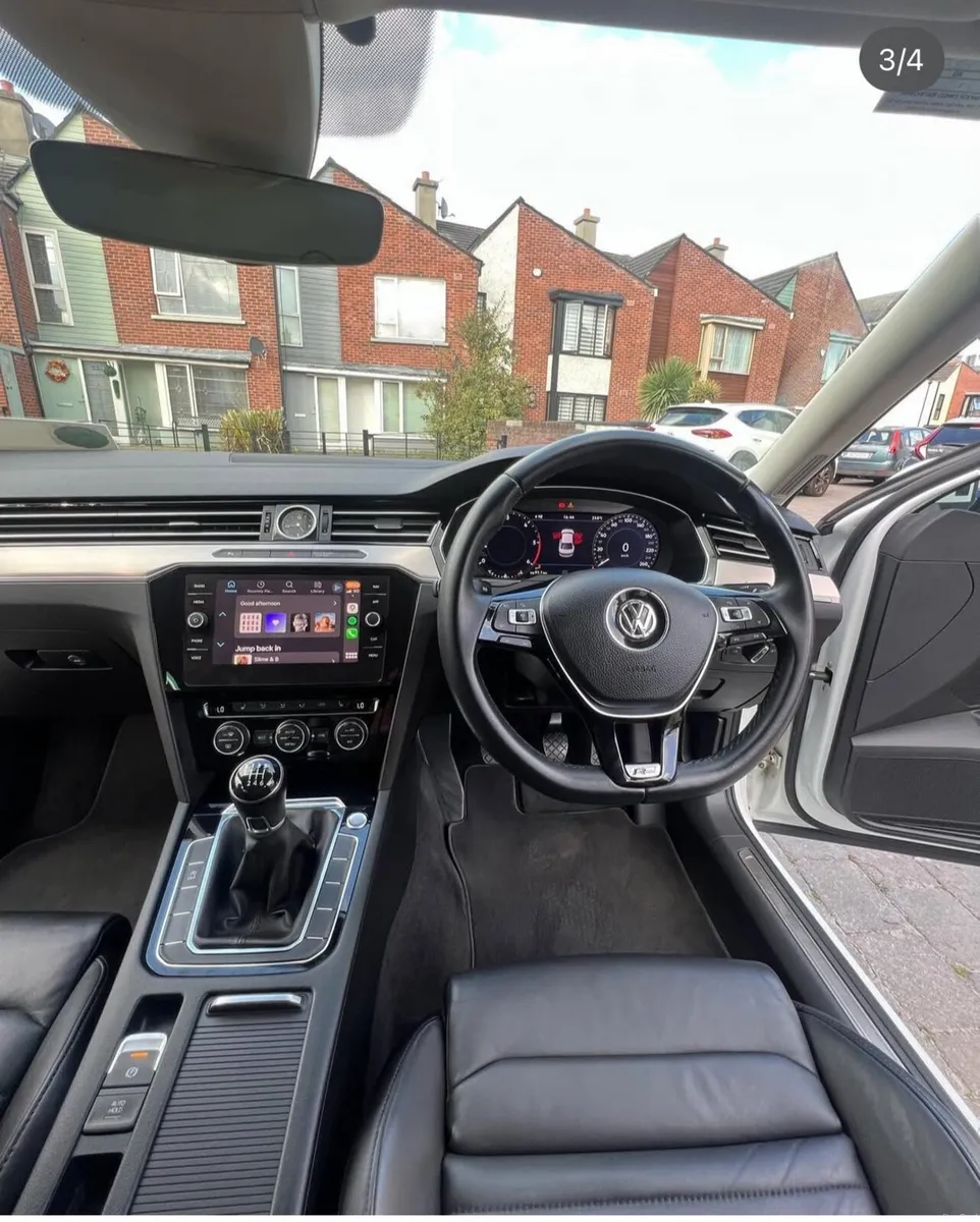 Volkswagen Passat 2018 - Image 2