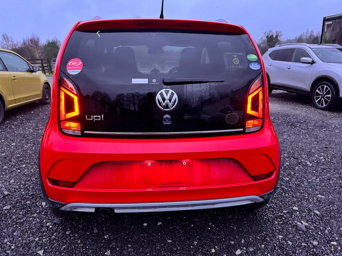 VW Up Cross 172 - Image 3