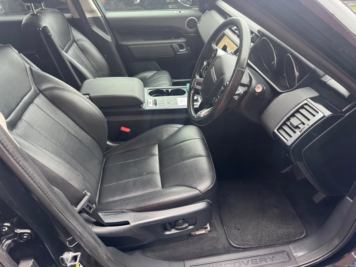 Land Rover Discovery 2019 7 seater - Image 4