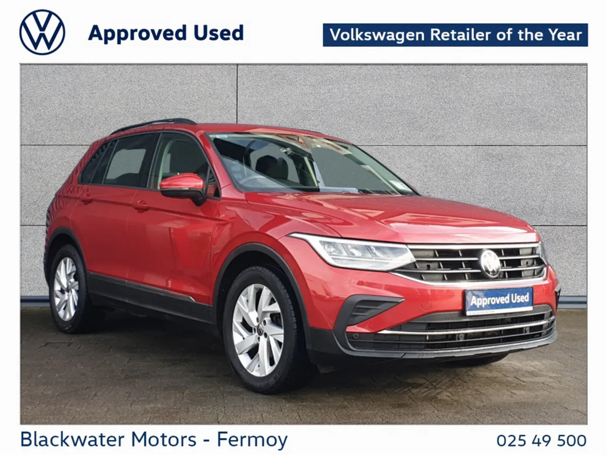 Volkswagen Tiguan 2.0TDI 122BHP LIFE WITH REAR VIE - Image 1