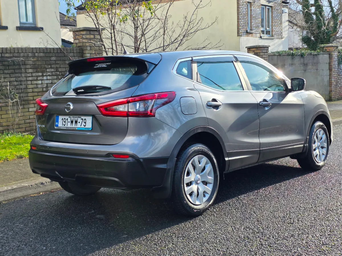 Nissan Qashqai 1.2 XE 18 4DR - Image 4