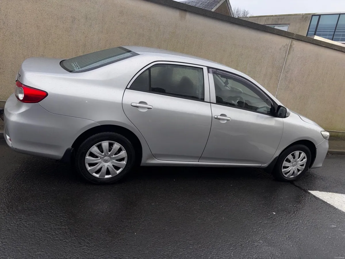 Toyota Corolla 2010 - Image 4