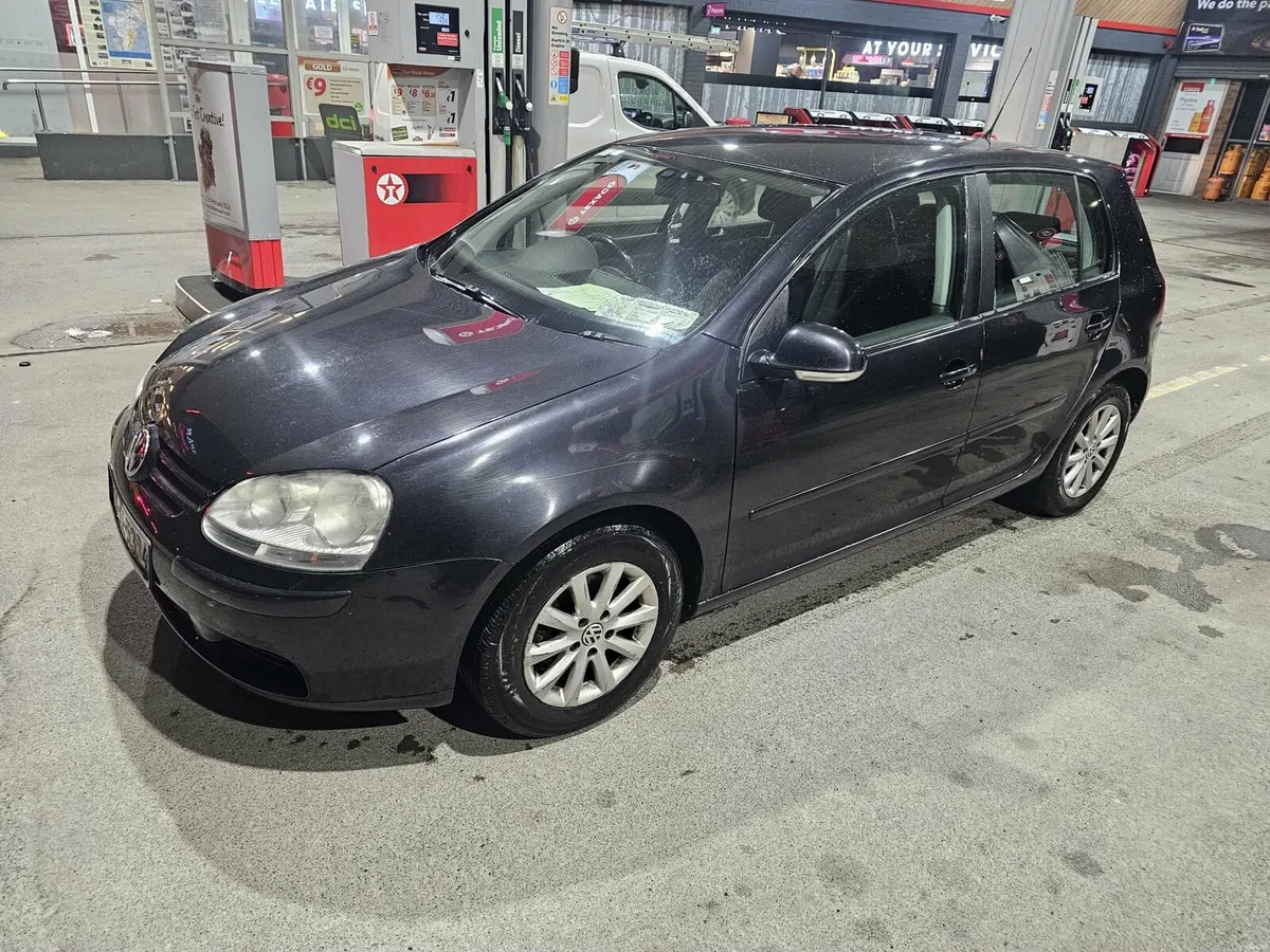 2008 Volkswagen Golf - Image 2