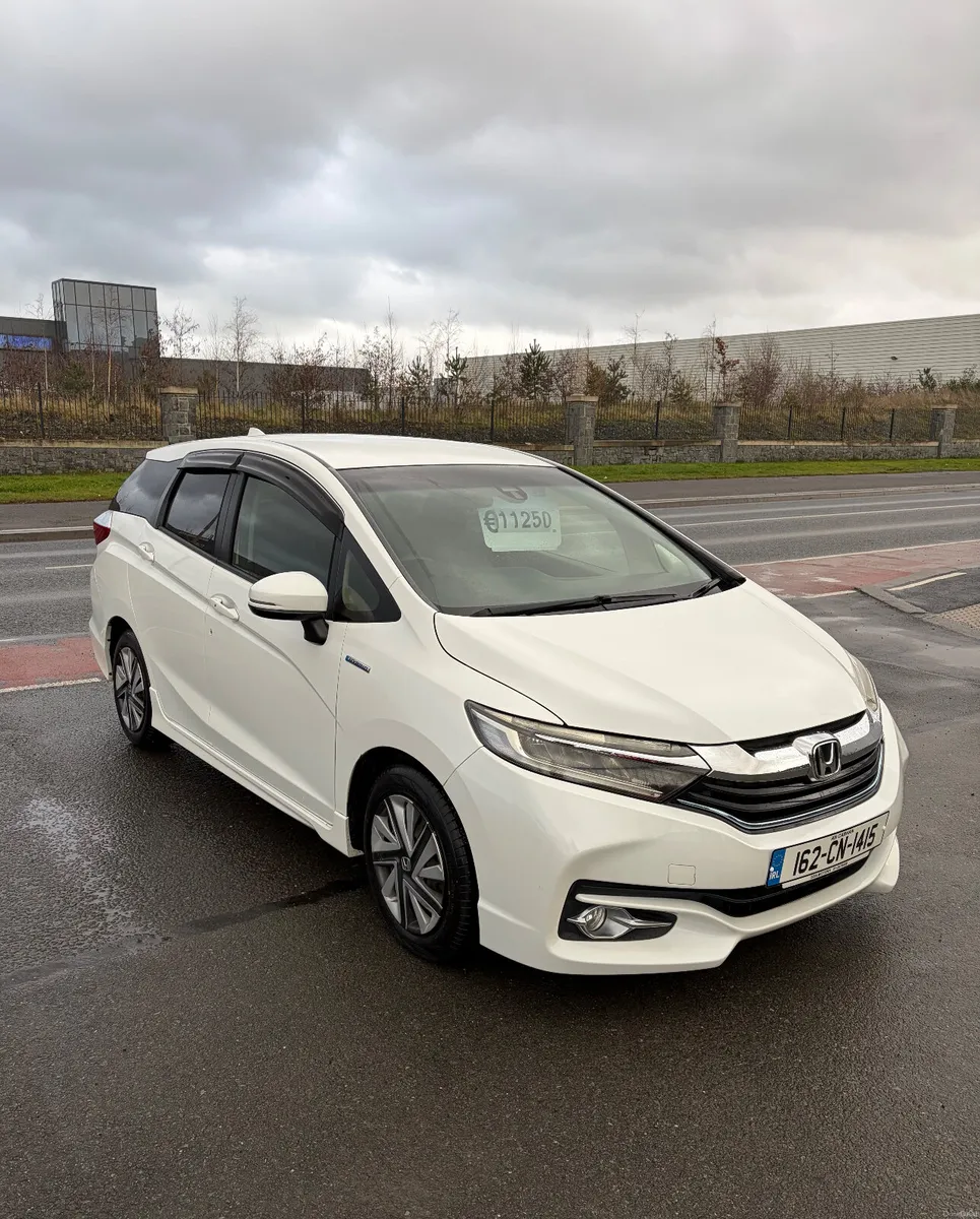 2016 Honda Shuttle 1.5 Hybrid HIGH SPEC - Image 3