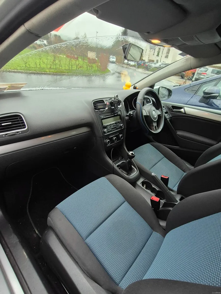 Volkswagen Golf 2010 - Image 2