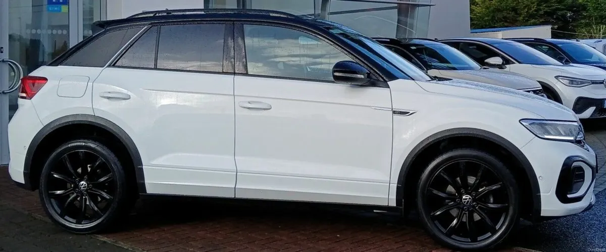 Volkswagen T-Roc R-Line 2.0 TDI 116HP **REAR VIEW - Image 3