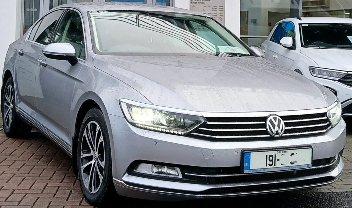 Volkswagen Passat Highline 2.0 TDI 150HP **REAR VI - Image 1