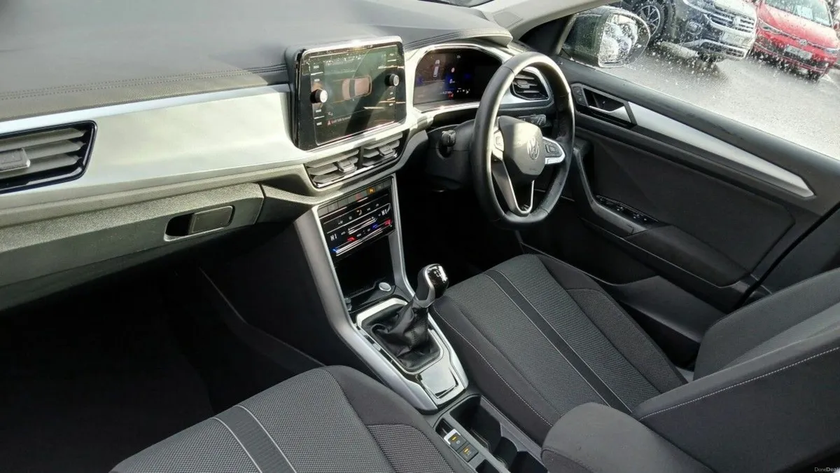 Volkswagen T-Roc EDITION 75 2.0TDI M6F 116HP **REA - Image 2