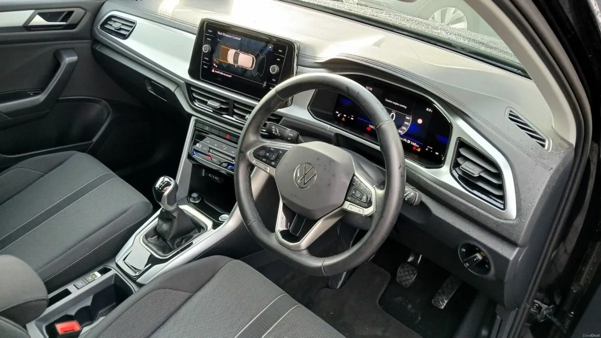 Volkswagen T-Roc EDITION 75 2.0TDI M6F 116HP **REA - Image 4